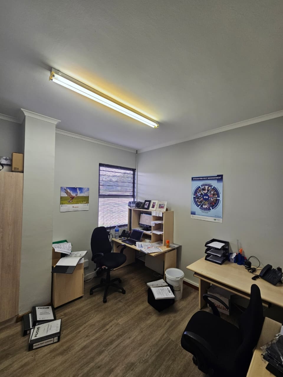 To Let commercial Property for Rent in Rosenpark Western Cape